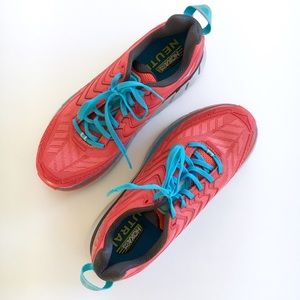 Hoka One Ones Clifton 4 Size 7.5 Womens